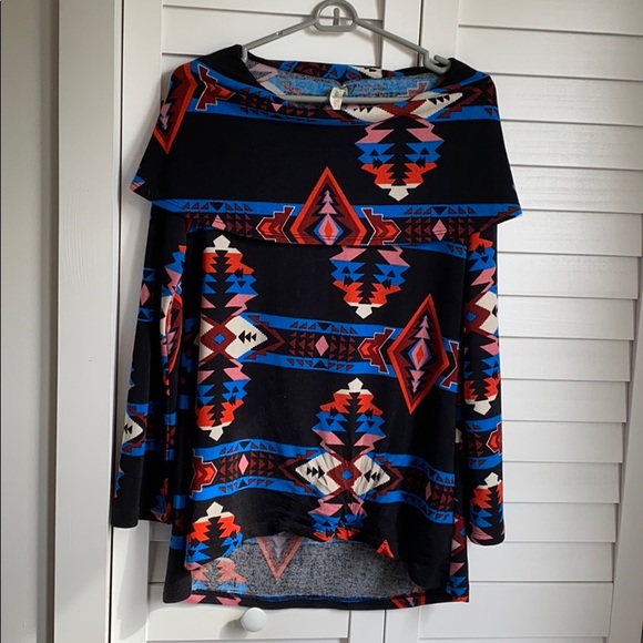 Tribal sweater - Picture 1 of 1